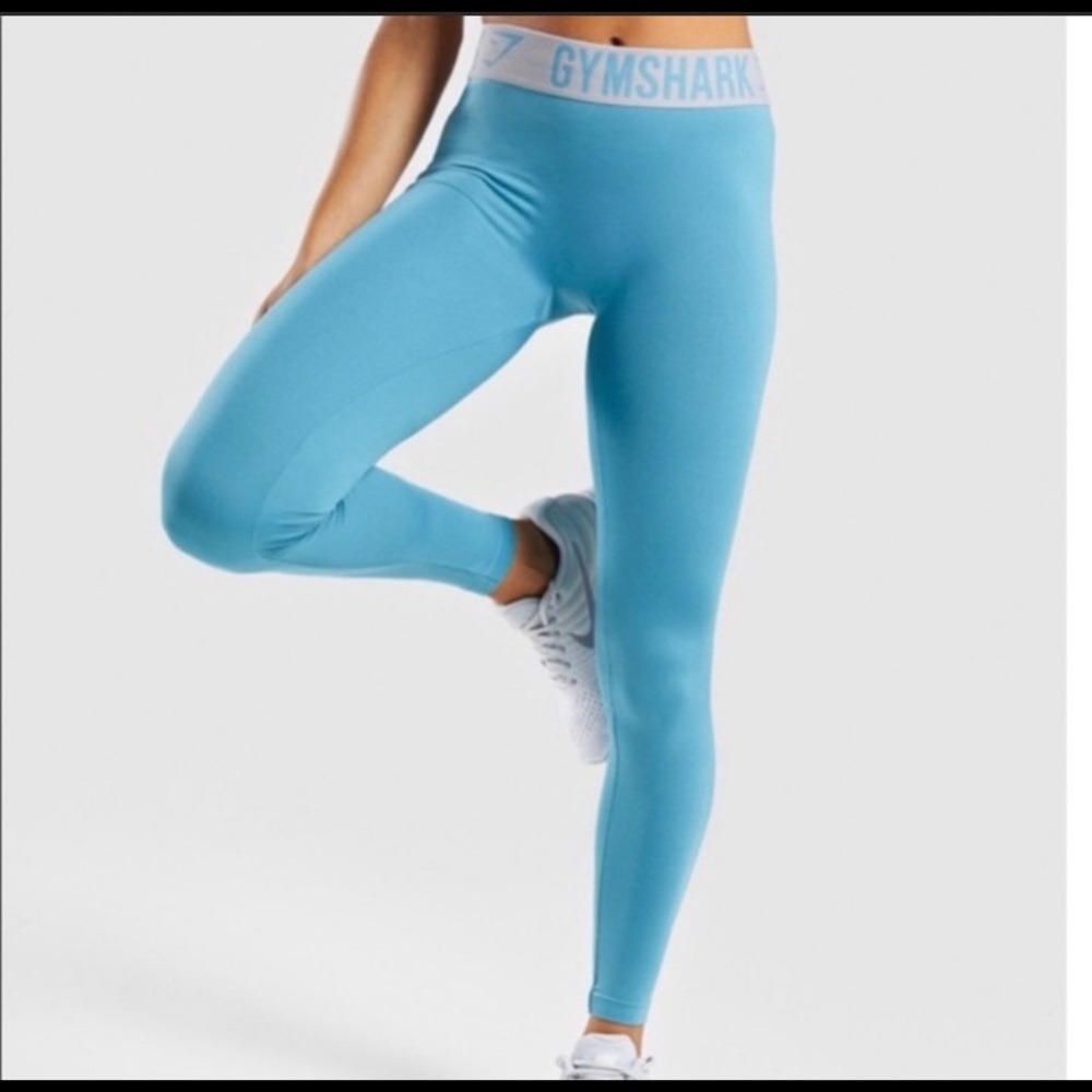 Gym shark leggings
